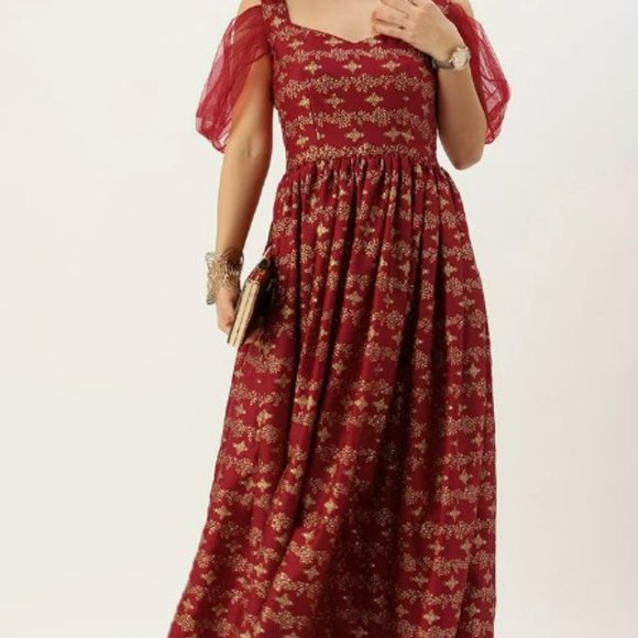 Red and gold art silk foil printed Indowestern gown, Petite plus 16-18, New - Picture 3 of 3